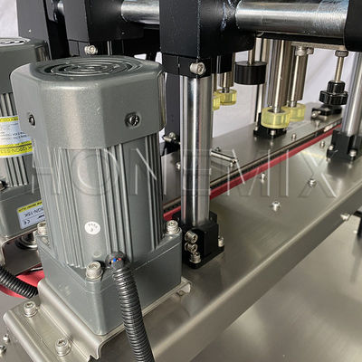 Máquina elétrica automática de enchimento de garrafas a parafuso de quatro rodas