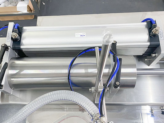Máquina de enchimento de cosméticos Máquina de enchimento horizontal de pistão para líquidos e creme