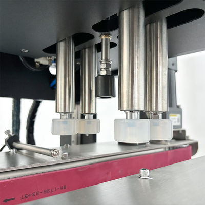 Máquina elétrica automática de enchimento de garrafas a parafuso de quatro rodas